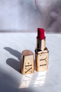 Lipstick deluxe packaging